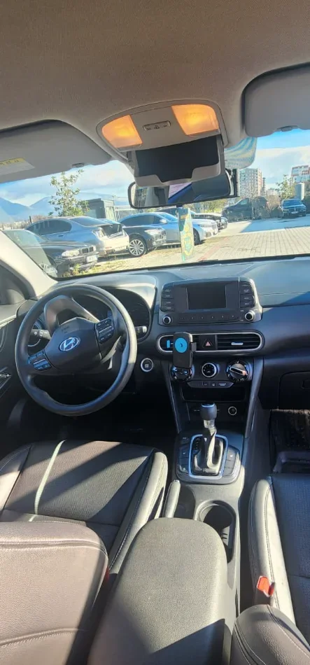 Tirane, shes makine Hyundai Kona Nafte, e zeze automatik Klima 130.000 km 11.000 €