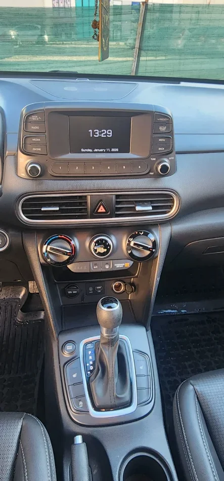 Tirane, shes makine Hyundai Kona Nafte, e zeze automatik Klima 130.000 km 11.000 €