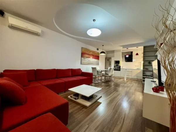 Tirane, jepet me qera apartament 1+1+Ballkon Kati 10, 68 m² 700 € 