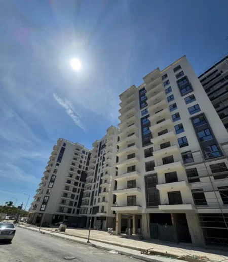 Tirane, shitet ambjent biznesi Kati 0, 85 m² 262.315 € (Rezidenca Turdiu)