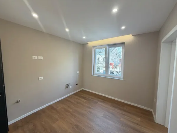 Tirane, shitet apartament 1+1+Ballkon Kati 2, 29 m² 109.000 €