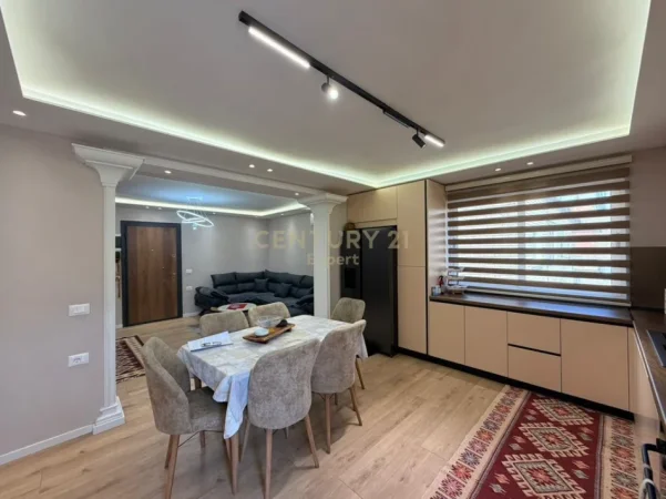 Tirane, shitet apartament 2+1+Ballkon Kati 5, 69 m² 115.000 € (Varri Bamit)