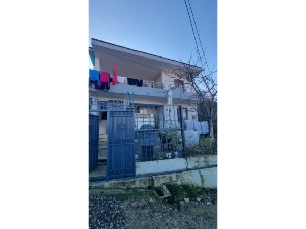 Tirane, shes Vile 4+1 , 190 m² 260.000 € 