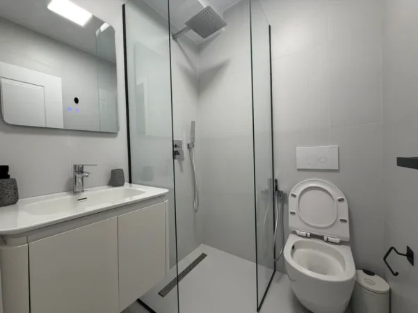 Tirane, shes apartament 2+1+Ballkon Kati 5, 65 m² 200.000 € 
