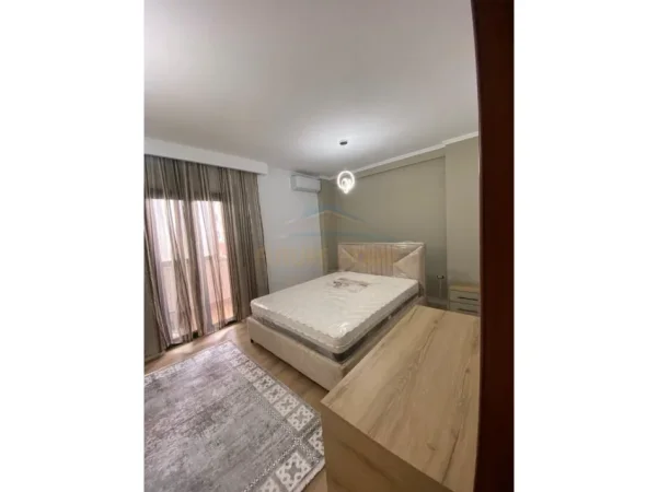 Qira Apartament 1+1, Galeria, Rruga e Barrikadave