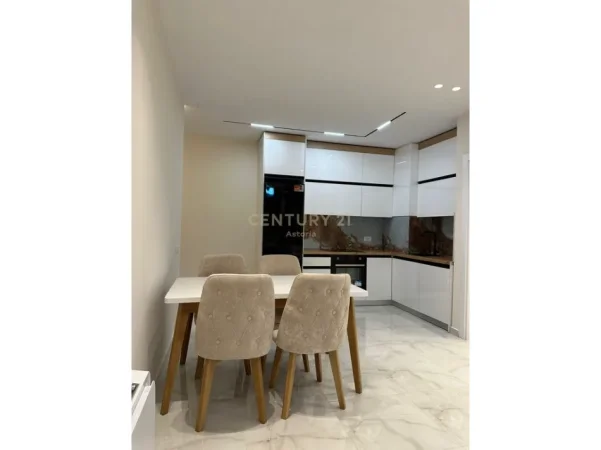 Tirane, jepet me qera apartament 1+1 Kati 5, 78 m² 600 € 