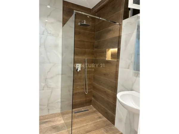 Tirane, jepet me qera apartament 1+1 Kati 5, 78 m² 600 € 