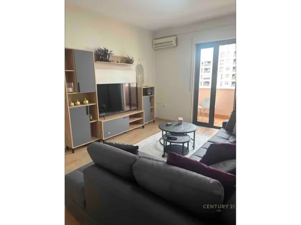 Tirane, jepet me qera apartament 1+1 Kati 6, 70 m² 700 € 
