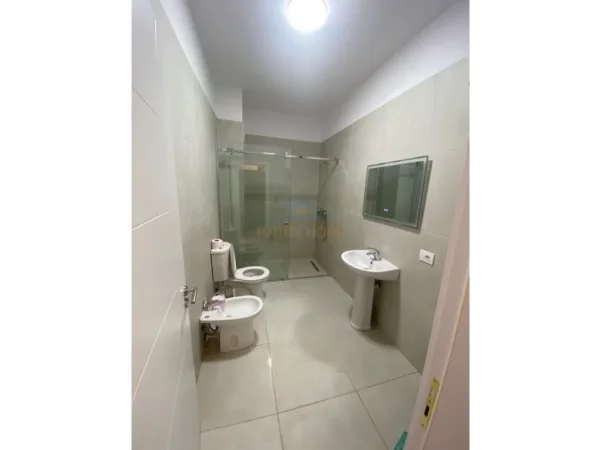 Tirane, jepet me qera apartament 3+1 Kati 3, 117 m² 580 € (Rrethi Ullirit, Kamez)