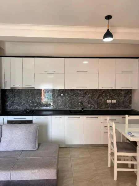 Tirane, jepet me qera apartament 1+1 Kati 3, 60 m² 500 € 