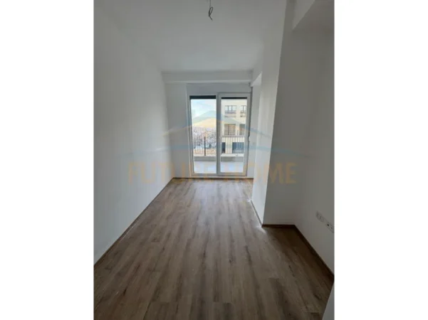 Tirane, jepet me qera apartament Kati 8, 101 m² 1.000 €