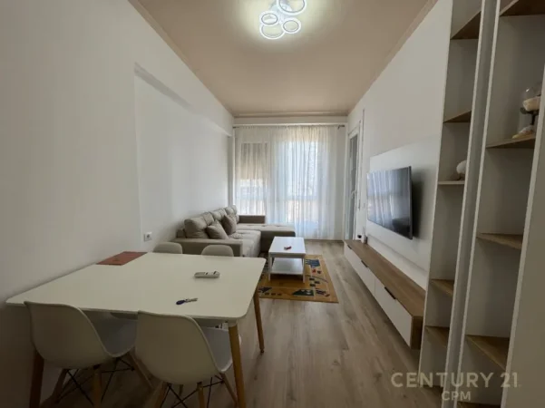 Tirane, jepet me qera apartament 1+1 Kati 7, 55 m² 500 € (5 maji)