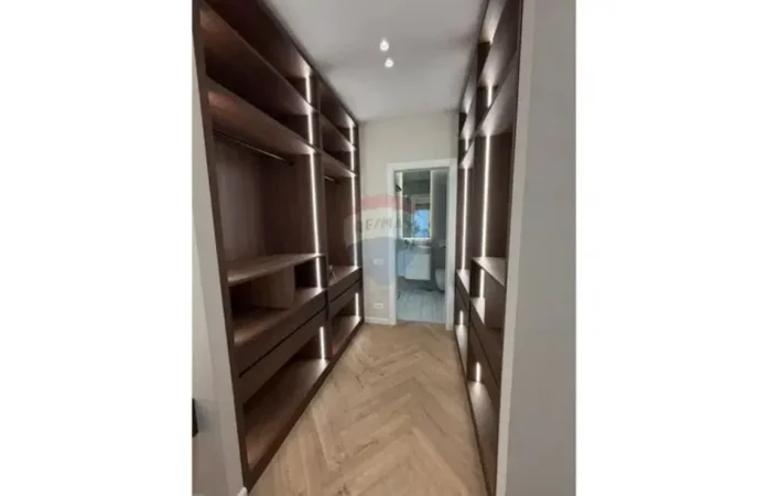 Tirane, jepet me qera apartament 2+1+Ballkon , 118 m² 1.870 € (Tirana Garden Building)