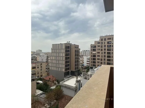 Tirane, jepet me qera apartament 1+1+Aneks+Ballkon Kati 6, 70 m² 700 € 