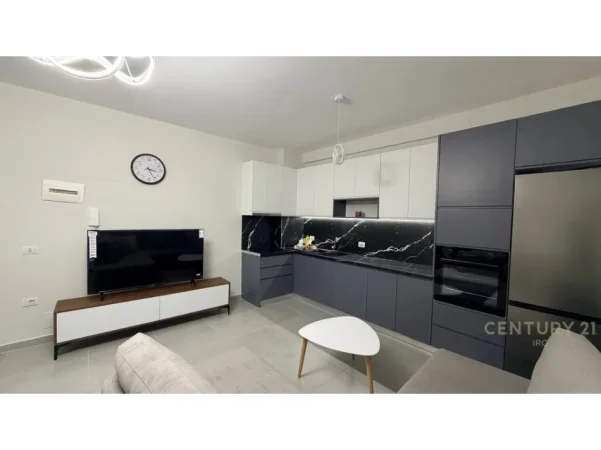 Tirane, jepet me qera apartament 2+1+Aneks+Ballkon Kati 3, 75 m² 900 € 