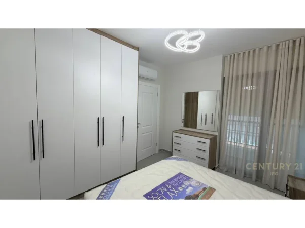 Tirane, jepet me qera apartament 2+1+Aneks+Ballkon Kati 3, 75 m² 900 € 