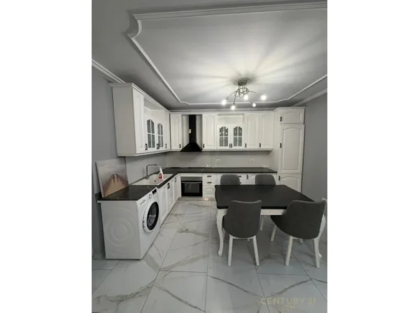 Tirane, jepet me qera apartament 2+1+Aneks+Ballkon Kati 4, 100 m² 1.200 € 