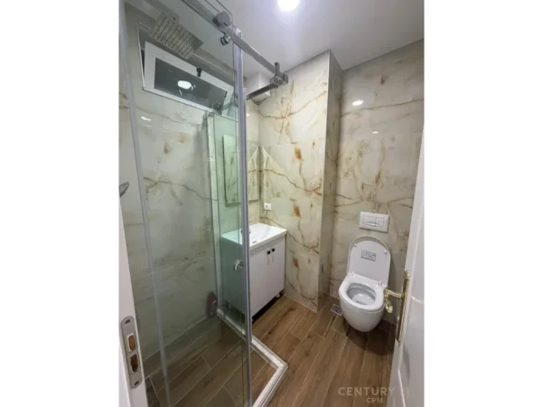 Tirane, jepet me qera apartament 2+1+Aneks+Ballkon Kati 4, 100 m² 1.200 € 