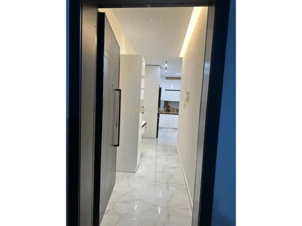 Tirane, jepet me qera apartament 1+1+Aneks+Ballkon Kati 5, 78 m² 600 € (E 88)