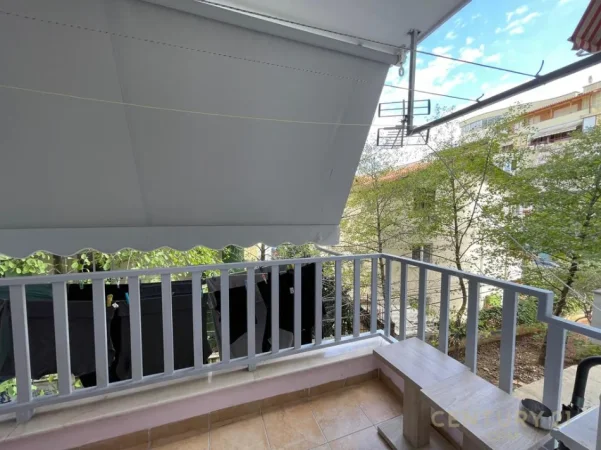 Tirane, jepet me qera apartament 1+1+Aneks+Ballkon Kati 1, 62 m² 800 € 