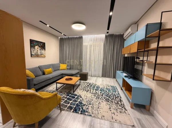 Tirane, jepet me qera apartament 1+1+Aneks+Ballkon Kati 4, 80 m² 850 € 