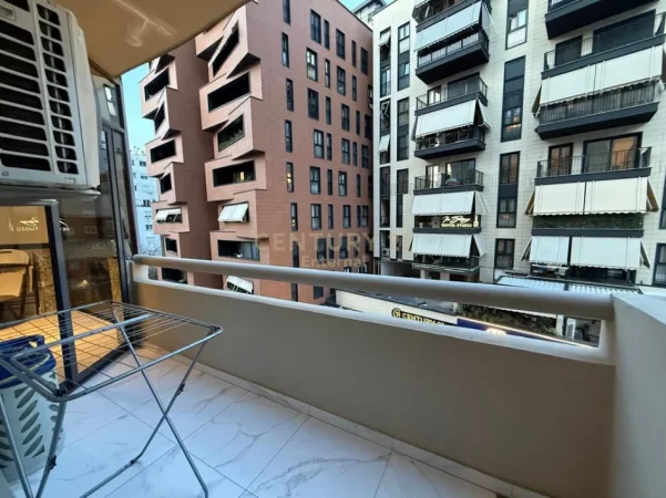 Tirane, jepet me qera apartament 1+1+Aneks+Ballkon Kati 4, 80 m² 850 € 