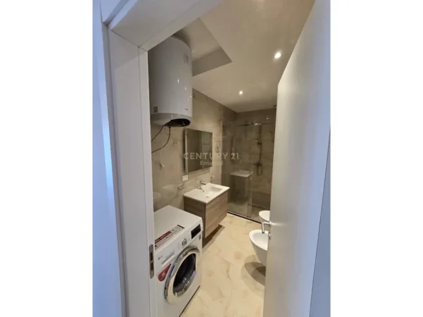 Tirane, jepet me qera apartament 1+1+Aneks+Ballkon Kati 2, 77 m² 800 € (Vet Hospital)