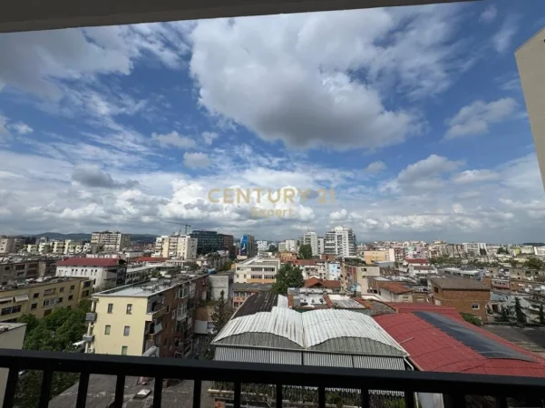 Tirane, jepet me qera apartament 1+1+Aneks+Ballkon Kati 7, 81 m² 700 € 