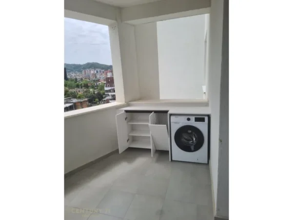 Tirane, jepet me qera apartament 1+1+Aneks+Ballkon Kati 8, 71 m² 650 € (Riverside Residence)
