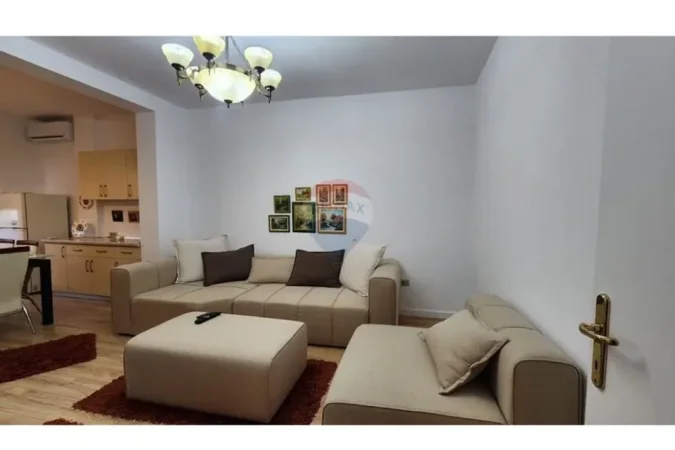 Tirane, jepet me qera apartament 2+1 , 90 m² 600 € (Rruga e Durresit)