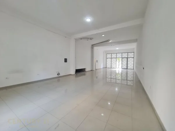 Tirane, jepet me qera ambjent biznesi Kati 1, 124 m² 2.480 € 