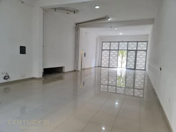 Tirane, jepet me qera ambjent biznesi Kati 1, 124 m² 2.480 € 
