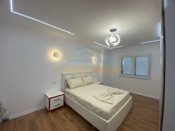 Tirane, jepet me qera apartament 2+1 Kati 2, 100 m² 800 € (21 DHJETORI)