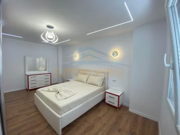 Tirane, jepet me qera apartament 2+1 Kati 2, 100 m² 800 € (21 DHJETORI)