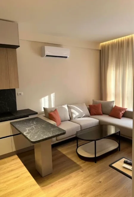 Tirane, jepet me qera apartament 1+1 , 60 m² 500 € 