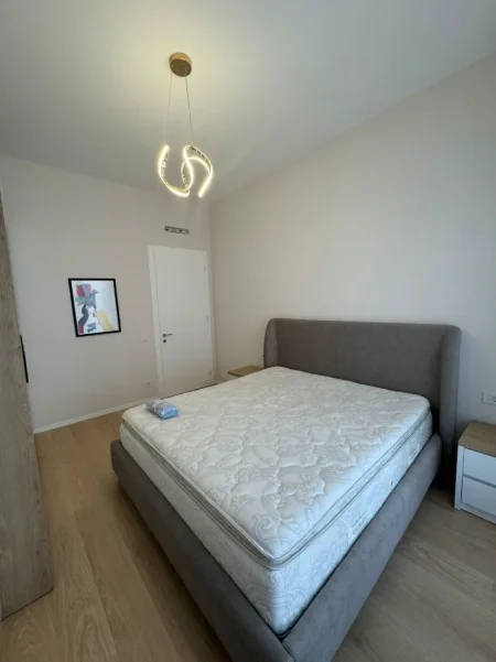 Tirane, jepet me qera apartament 1+1+Aneks+Ballkon Kati 5, 81 m² 800 € 