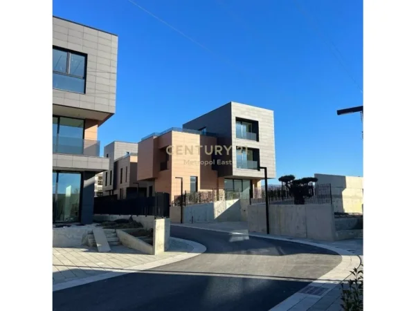 Tirane, shes Vile 3 Katshe , 350 m² (Luminor Residence)