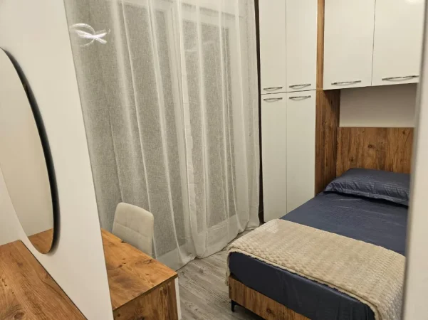 Shqiperi, jepet me qera 2+1 , 