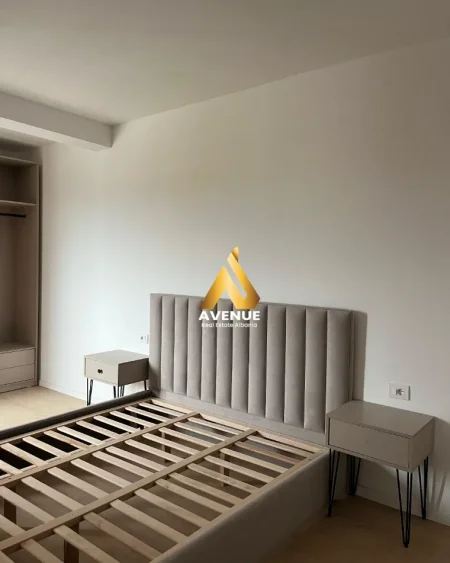 Tirane, jepet me qera apartament 1+1 Kati 3, 350 € (Rruga Osbe Kamez)