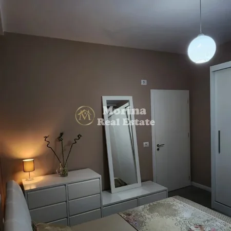 Tirane, jepet me qera apartament 1+1 Kati 3, 78 m² 850 € (Rruga e Kavajes)