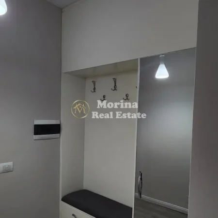 Tirane, jepet me qera apartament 1+1 Kati 3, 78 m² 850 € (Rruga e Kavajes)