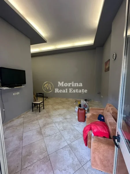 Tirane, jepet me qera ambjent biznesi Kati 1, 33 m² 300 € (Rruga e Dibres)
