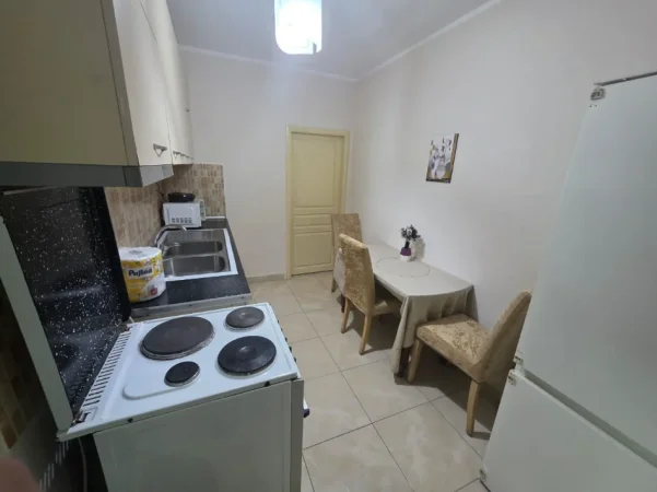 JEPET ME QIRA APARTAMENT 1+1 TEK  RRUGA FORTUZI NE QENDER TE TIRANES