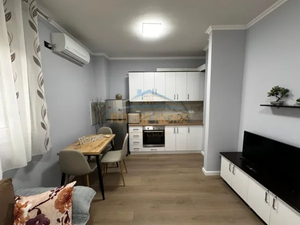 Tirane, jepet me qera apartament 1+1+Ballkon Kati 5, 62 m² 500 € (Oxhaku)