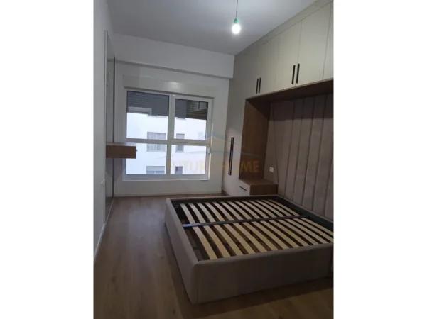 Tirane, jepet me qera apartament 1+1 Kati 6, 57 m² 450 € (Ali Demi)