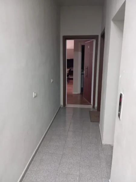 Tirane, jepet me qera 1+1 , 