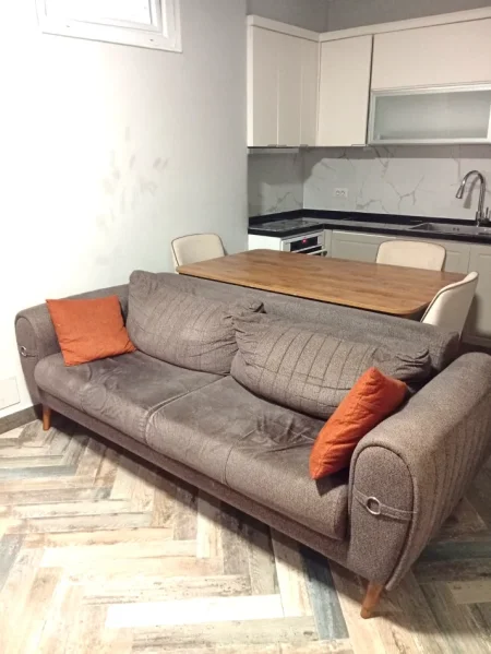 🏠 Jepet me Qira Super Apartament  1+1,pas Concordit ne 5 Maji , 550 euro