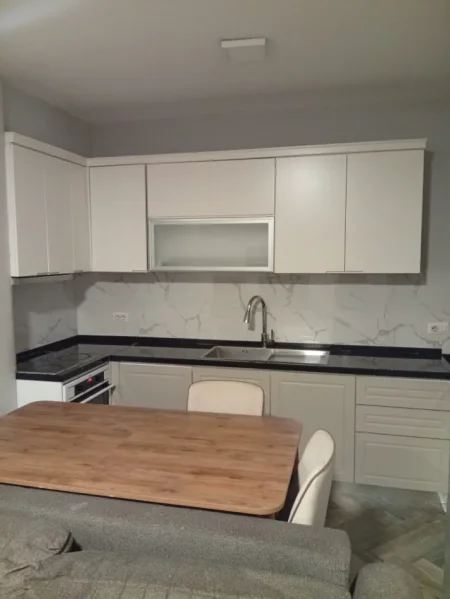 🏠 Jepet me Qira Super Apartament  1+1,pas Concordit ne 5 Maji , 550 euro