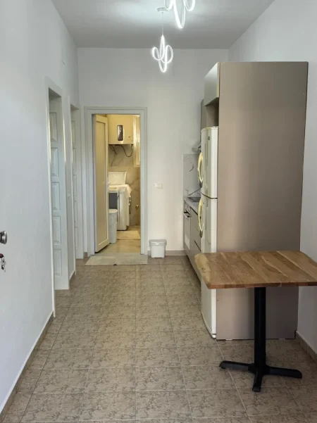 JEPET ME QIRA SHTËPI PRIVATE 1+1  RRETHI ,SHKOZË, 350 Euro