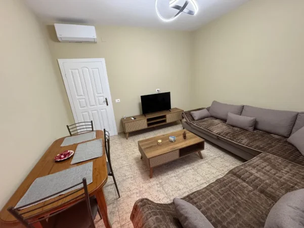 JEPET ME QIRA SHTËPI PRIVATE 1+1  RRETHI ,SHKOZË, 350 Euro